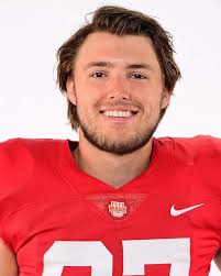 Senior Spotlight: Chris Mabley Position: TE Major: Mechanical Engineering  Minor: Computer Science Why WashU Football: WashU provides a unique  opportunity to play football and pursue an education at the highest levels.  Through