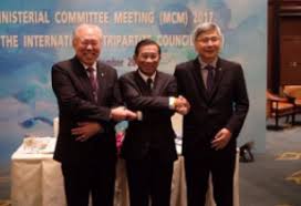Beliau mengambil jurusan sains pengurusan di sekolah ekonomi dan sains politik. Vietnam Joins Top Natural Rubber Producers Group