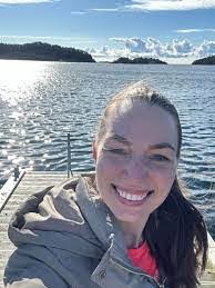 Sandy Halvorsen's Instagram, Twitter & Facebook