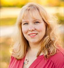 Ellen Leighton's Instagram, Twitter & Facebook