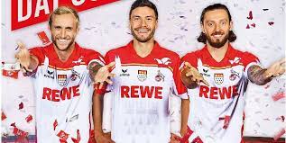 Fc köln trikots jetzt bestellen! 1 Fc Koln Jeckes Hemd So Sieht Das Neue Karnevalstrikot Des Fc Aus Express De