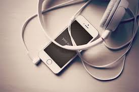 3 Free Photorealistic Iphone 5 Mockups Free Iphone 5 Iphone Headphones The Bright Sessions
