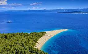 Su agua cristalina no tiene nada que envidiarle a la del en este post te contamos las 15 mejores playas de croacia. Las Mejores Playas De Croacia El Viajero El Pais