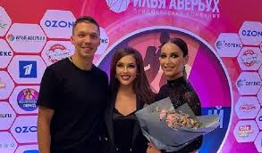 Ранее сообщалось, что бузова попала в реанимацию. Qxwwny73qkg6dm