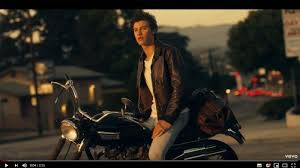 Dalam bahasa minangkabau kata awak adalah sebutan bagi orang minangkabau. Terjemahan Lirik Lagu Senorita Yang Dinyanyikan Shawn Mendes Ft Camila Cabello Tribun Jogja