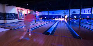 Mustang Alley S Hangout Offering Beers Duckpin 10 Pin Bowling American Fare Under One Roof
