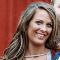 Andrea Dean's Instagram, Twitter & Facebook