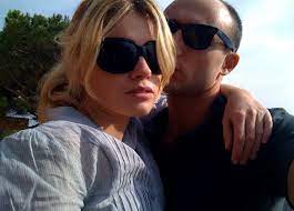 Frumoasa actriţă româncă se bucura de o mare atenţie în italia datorita rolului. Despartiti De Noua Luni Alexandra Dinu Si Fostul Iubit Au O Relatie Civilizata Vine La Mine Ca Si Cum Ar Fi La El Acasa Adpm