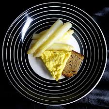 Rezept Spargel Auf Ruhrei A La Paul Bocuse Rezepte Lebensmittel Essen Spargel