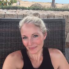 Sunshine + seashells to remind you that summer is right around the corner  and good things are coming to make you smile. Wishing you a beautiful rest  of your week! 🤍🐚 #sunshineandseashells #