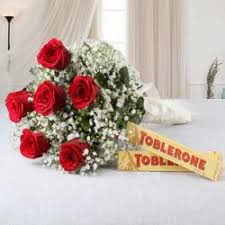 Choose from a range of beautiful bouquets. Anniversary Gifts For Boyfriend Buy Send Anniversary Gifts For Boyfriend Online To India Midnight Same Day Delivery