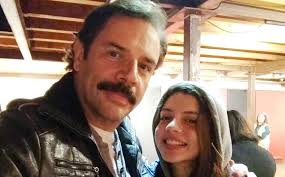 Su exesposa ginny hoffman habló con la prensa sobre lo sucedido y aseguró que esta situación le duele mucho pero espera que se le haga justicia a su hija alexa. Ixiqlyvqszuiqm
