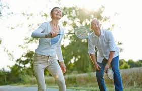 El ruido de la ciudad y el ritmo frenético del día a día, deja muy pocas opciones para pararse a escuchar el mundo que nos rodea. Juegos Al Aire Libre Para El Adulto Mayor Lovetoknow