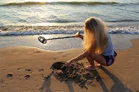 A few tips for metal detecting on the beach when the weight of the detector is an issue… for beginners or recreational users, the garrett ace 150 can help you get your. Everything You Need To Know About Metal Detecting On The Beach