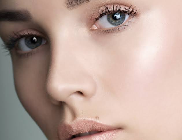 Blépharoplastie des paupières supérieures à Paris - Dr Vahedi