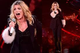 25 songs from stefania, emma marrone, lena and more. Emma Marrone Per Il Ritorno A Sorpresa A Sanremo 2021 Indossa La Giacca Col Cuore