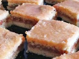 Diese Sussen Schnittchen Werden Sie Ab Jetzt In Ihr Standard Weihnachtsguetzli Repertoir Aufnehmen Ein Suchtigmachende Rezepte Lebensmittel Essen Rezeptideen