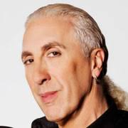 Milwaukee bassist Tommy Hahn stars in 'Dee Snider's Rock & Roll Christmas  Tale'