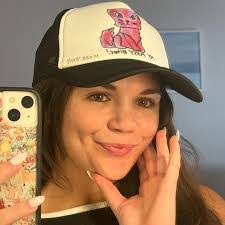 Ashley Shilts's Instagram, Twitter & Facebook