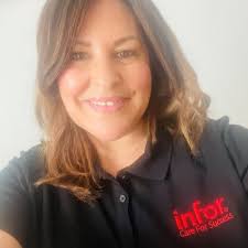 Eve Dickens's Instagram, Twitter & Facebook