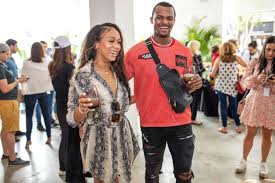 Houston texans quarterback deshaun watson has been the subject of recent trade rumors, days after celebrating deshaun watson celebrates girlfriend jilly anais' birthday as trade buzz heats up. Deshaun Watson Jilly Anais At Miami Design District World Red Eye World Red Eye