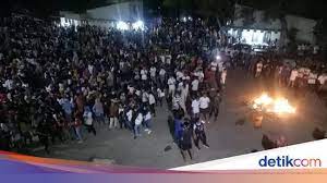 Magetan today badan penanggulangan bencana daerah (bpbd) kabupaten magetan magetan today pemerintah kabupaten (pemkab) magetan menyiapkan dana belanja corona virus disease. Buruh Pabrik Pakaian Dalam Di Magetan Demo Gegara Gajinya Belum Dibayar