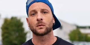 Clementino, chi è: la carriera nell'hip hop e rap/ "In passato sopraffatto  dalla cocaina"