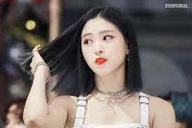 Ryujin ( 리아 ) is a member of itzy. 200104 Ryujin Itzy