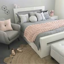 19 Extravagante Schlafzimmerideen Die Sie Offensichtlich Sehen Mussen Schlafzimmer Dekorieren Zimmer Silbernes Schlafzimmer