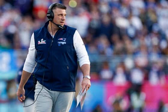 Patriots coach Mike Vrabel and NFL reporter Dianna Russini say photos of  them at Arizona hotel are misleading