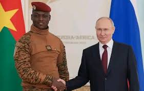Breaking News 🚨🚨🚨 Russian President Vladimir Putin sent a private Jet and some of the Russian Forces to come Pick up Ibrahim Traore . He just arrived in Moscow to attend Russia's