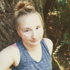 Lindsey Michaud's Instagram, Twitter & Facebook