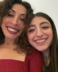 Danielle Danforth's Instagram, Twitter & Facebook