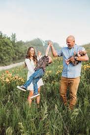 Family Photo Outfit Ideas Dani Marie Blog Family Holiday Outfits Family Photo Outfits Family Photos