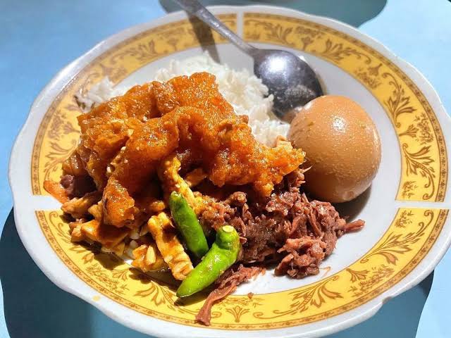 Gudeg Pawon, Kuliner Malam yang Selalu Banjir Wisatawan