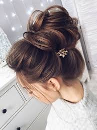 81 Beautiful Wedding Hairstyles For Elegant Brides In 2020 Pouted Com Wedding Bun Hairstyles Medium Hair Styles Hair Styles