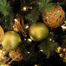 Let our professional holiday and event decorators take the hassle out of your holidays. Expert Holiday Decorating Services From Austin Staging By Karen Austin Staging By Karen