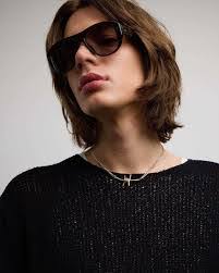 Hazel Moss's Instagram, Twitter & Facebook