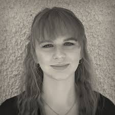 Georgina Wise's Instagram, Twitter & Facebook