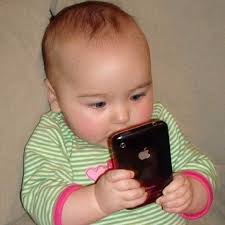 لكل الآباء مبادئ استخدام الأطفال للهواتف الذكية الرجل