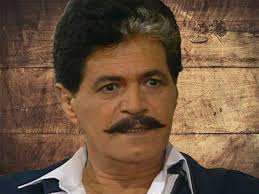 وتابع عمرو صلاح قابيل فى تصريحات خاصة لليوم السابع :والدى لم يكن مريضا بالسكر من الأساس أو بأى مرض مزمن كما أشيع عنه ، ولكن ما حدث أنه فى يوم 1 ديسمبر عام 1992، وكان موافقا يوم ثلاثاء أفطر أبى. Ø­Ù‚ÙŠÙ‚Ø© Ø¯ÙÙ† ØµÙ„Ø§Ø­ Ù‚Ø§Ø¨ÙŠÙ„ Ø­ÙŠØ§ Ù†Ø¬Ù„Ù‡ ÙŠØ¬ÙŠØ¨ Ø¨Ø¹Ø¯ Ø§ÙƒØ«Ø± Ù…Ù† Ø±Ø¨Ø¹ Ù‚Ø±Ù† Ù…Ù† ÙˆÙØ§Ø© ÙˆØ§Ù„Ø¯Ù‡ Ù…ÙˆÙ‚Ø¹ Ù„ÙŠØ§Ù„Ù‰ Ø²Ù…Ø§Ù†