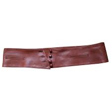 Large ou fine, la ceinture s'adapte à tous vos looks ! Ceintures Chloe Large Ceinture Cuir Camel Cuir Caramel Ref 192401 Joli Closet