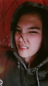 Hello can anybody tell me how long the line is to pass border