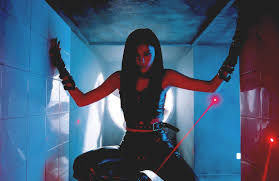 La di da (la di da di da) (la di da di da) (la di da di da) everglow jakkuman hulteoboneun nunppichi ni mamgwa ttaro noneun momjjisi useukkwangseureopdan geol wae neoman molla nanana (nanana). Aisha Everglow La Di Da Mv On We Heart It