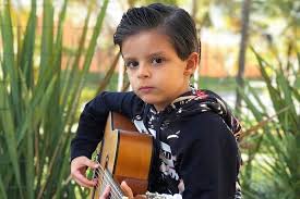 Mais de 82 fotos de cristiano araújo na galeria de fotos! Mini Cris Filho De Cristiano Araujo Toca Violao E Emociona Fas