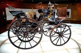 Ferdinand porsche baut das erste automobil mit allradantrieb. Das Erste Vierradrige Automobil Der Welt Diese Motorkutsche Von Gottlieb Daimler Ist Das Erste Vierradrige Automobil Der Welt Wie Der Cannon Riding Guns