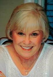 Sandra Lash's Instagram, Twitter & Facebook