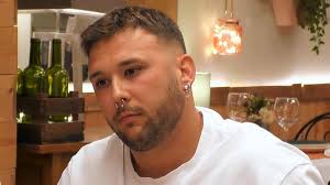 A Rafael no le gusta el pelo de su cita en 'First Dates': "Lo tienes  como..."