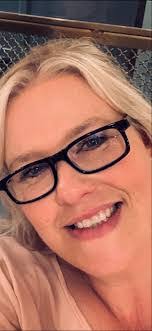 Stephanie Carter's Instagram, Twitter & Facebook