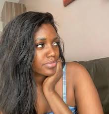 Good morning fellow facebookers! It's going to be a hot one today. 34  Hampshire based, looking to make new friends. Don't be shy and have a great  day…. Don't forget the sun